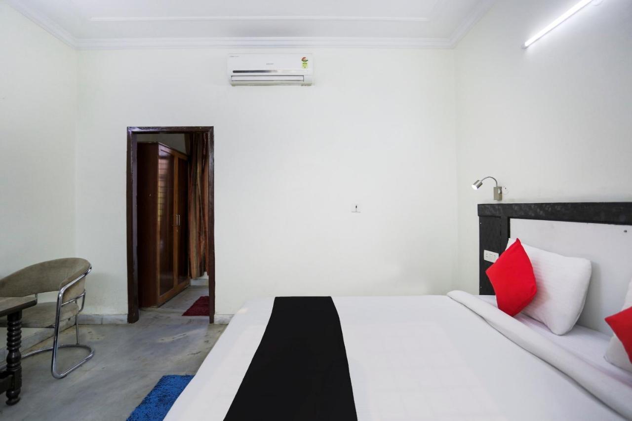 Capital O The Nest Expo Near Pvr Ansal Plaza Greater Noida Hotel Ngoại thất bức ảnh
