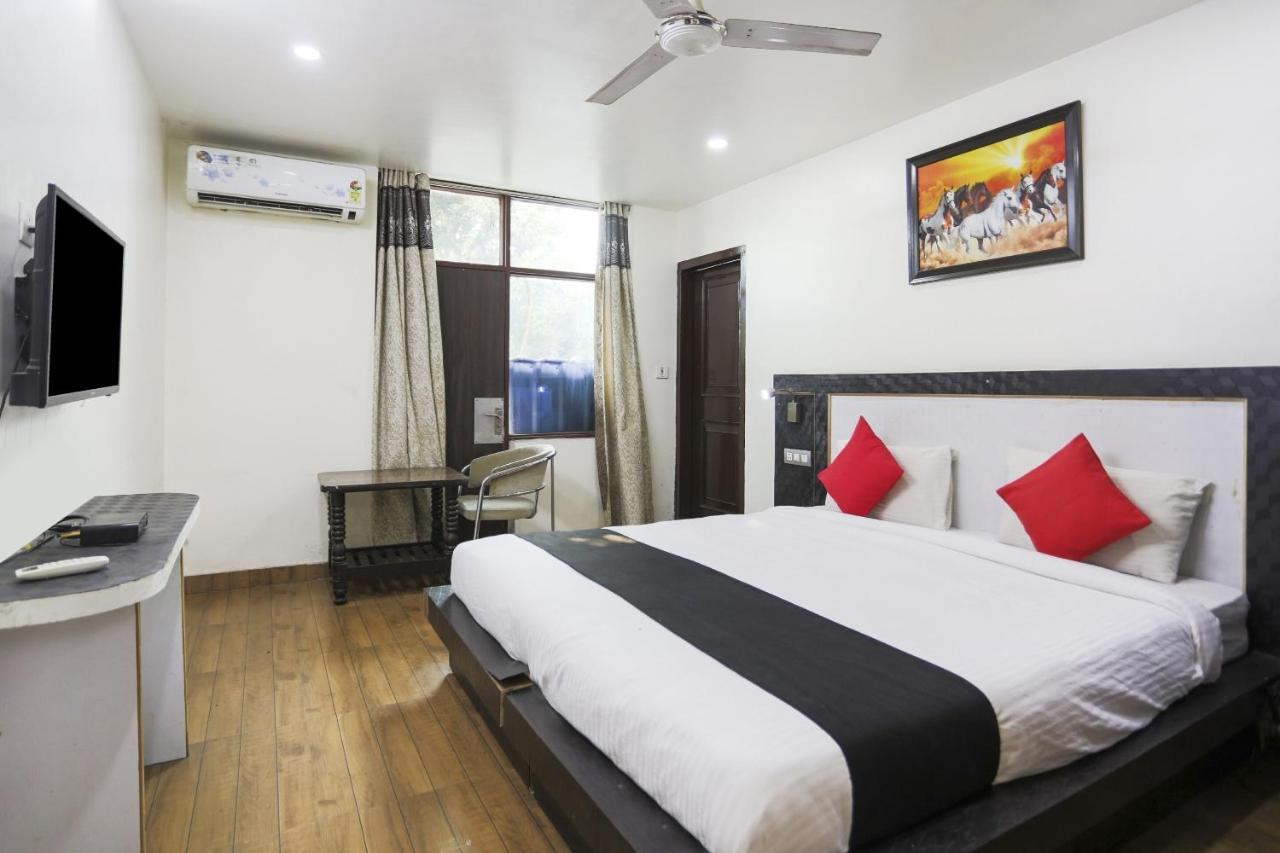 Capital O The Nest Expo Near Pvr Ansal Plaza Greater Noida Hotel Ngoại thất bức ảnh