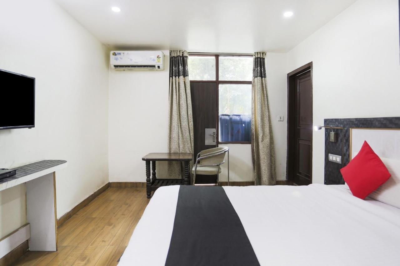 Capital O The Nest Expo Near Pvr Ansal Plaza Greater Noida Hotel Ngoại thất bức ảnh