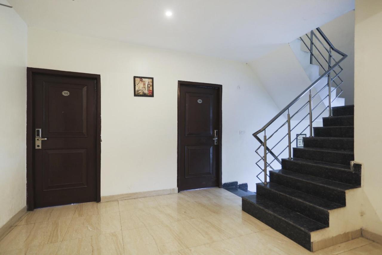 Capital O The Nest Expo Near Pvr Ansal Plaza Greater Noida Hotel Ngoại thất bức ảnh